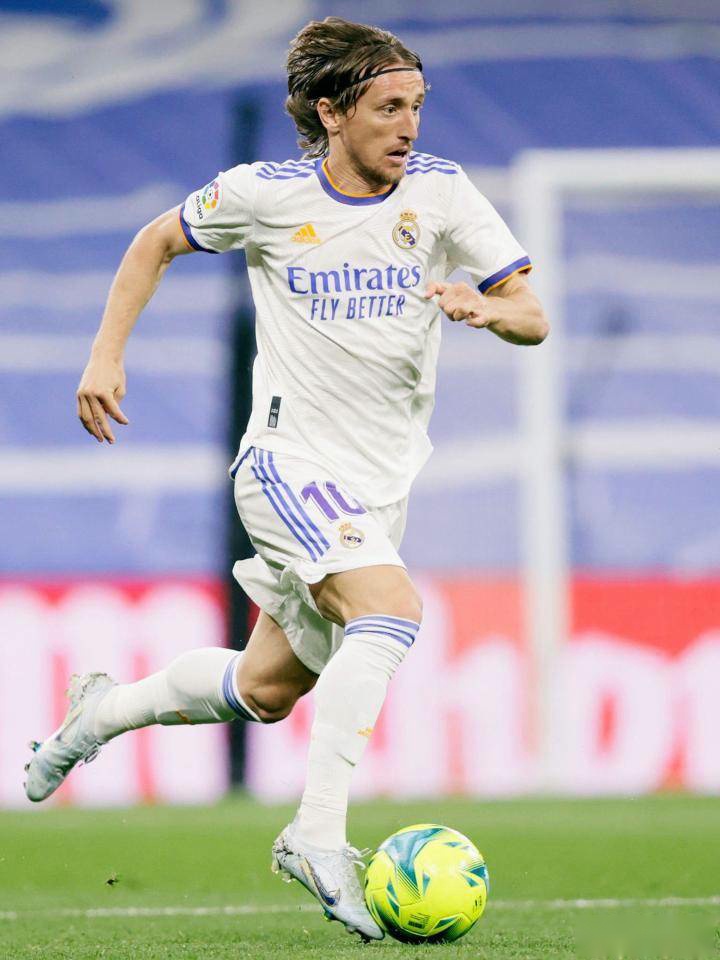 克罗心十字架！鹈鹕新秀费尔斯上脚DIY克罗心主题球鞋